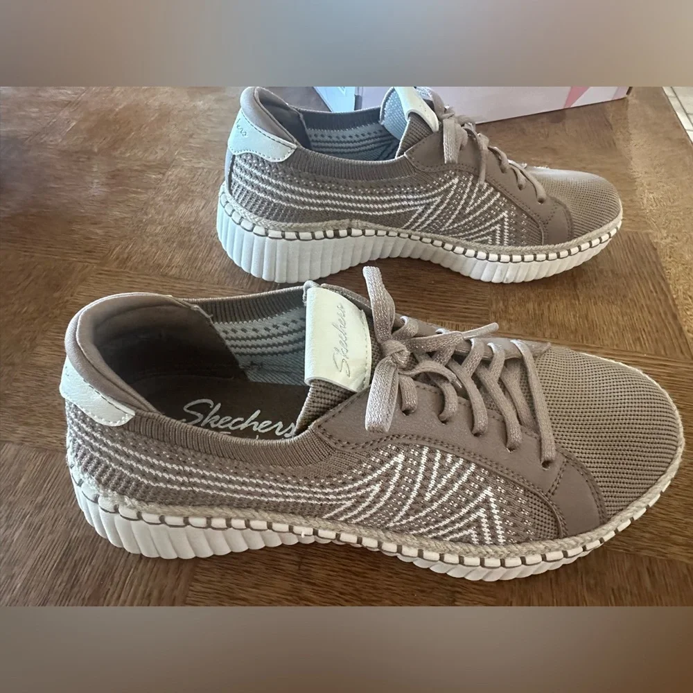 Skechers Women's Tan and White Sneakers - Picture 4 of 5